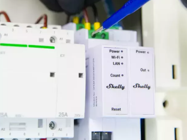 Por que você deveria monitorar seu consumo de energia com o Shelly Pro 3EM?